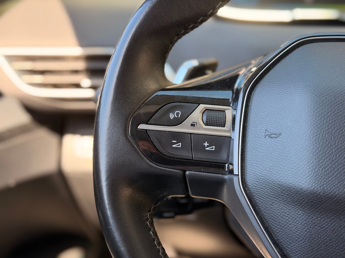 Peugeot 3008 Allure Phase 2 1.6 THP 225 Hybrid e-EAT8 180 cv - Virtual cockpit