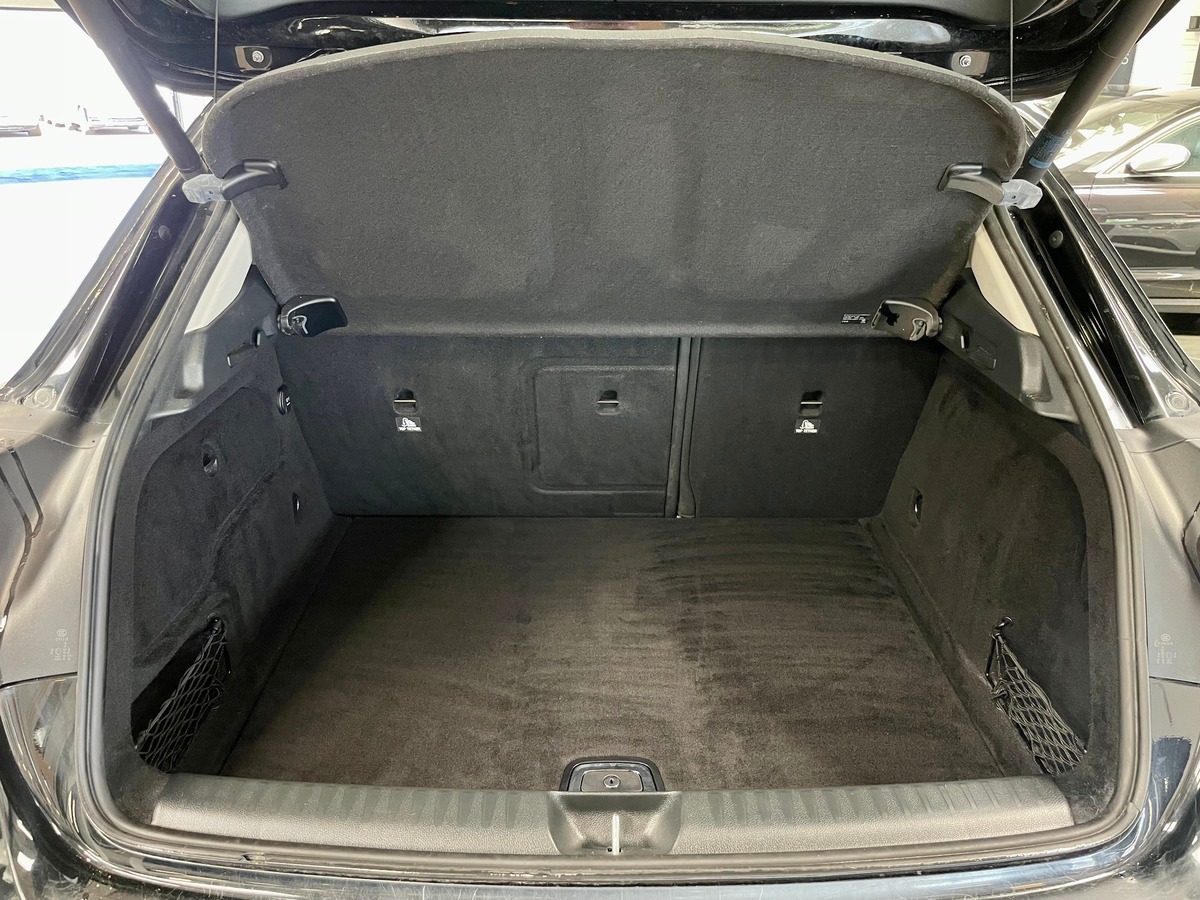 Mercedes-Benz GLA* 220d Sensation 4Matic 7G-DCT c