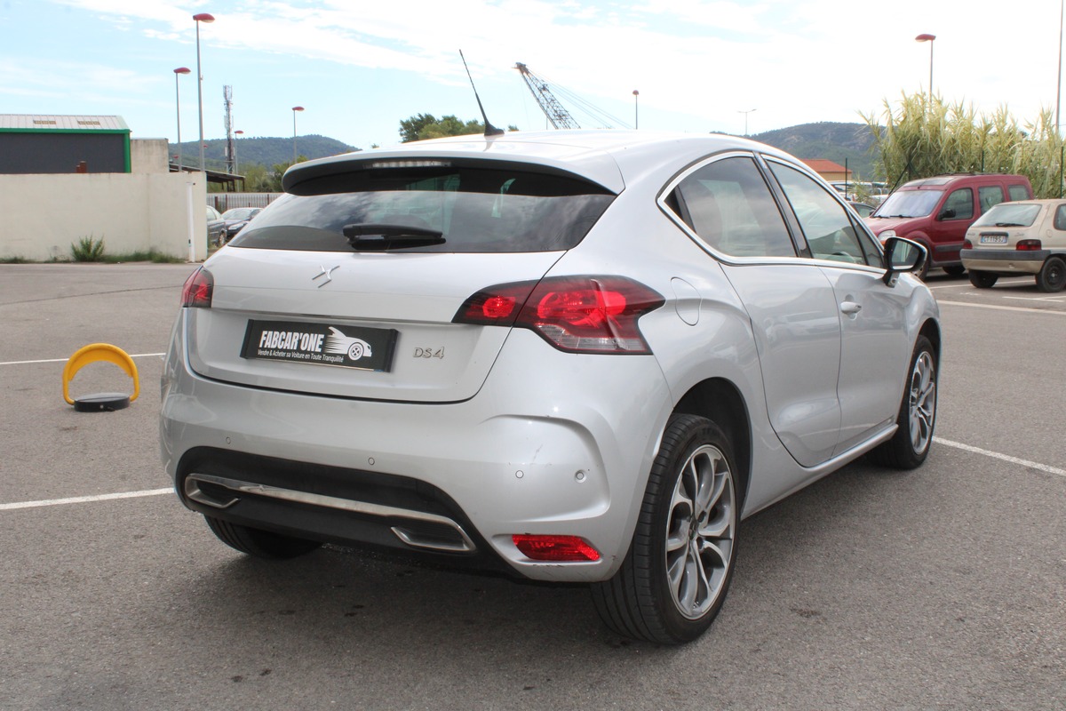 Citroën DS4 2.0 BLUEHDI 180 S&S SPORT CHIC EAT6 - Garantie 12 Mois