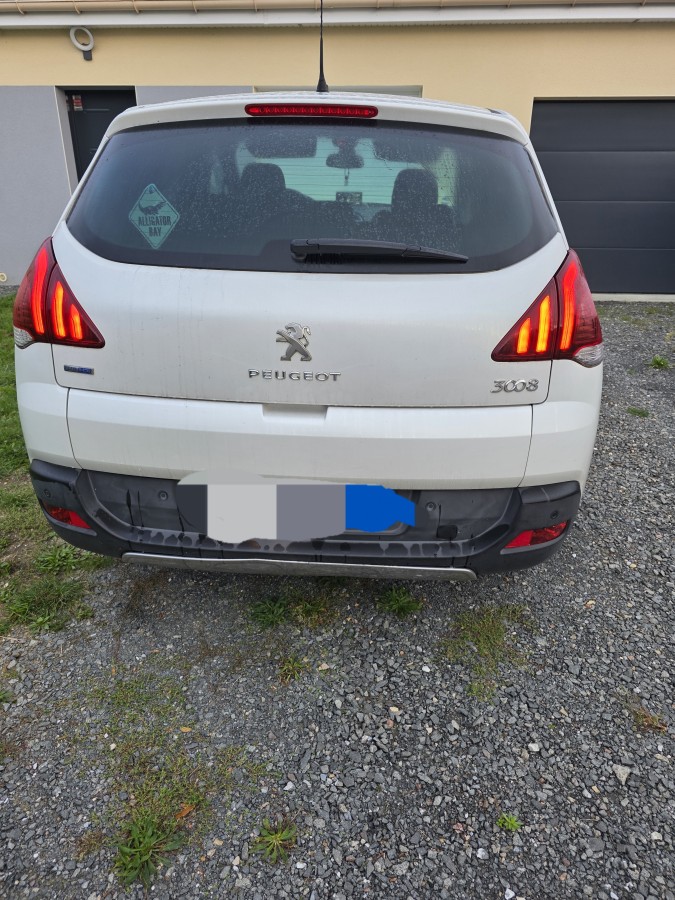 Peugeot 3008 120 ch | Féline | GPS | Régulateur vitesse | Toit Panoramique | Affichage tête haute