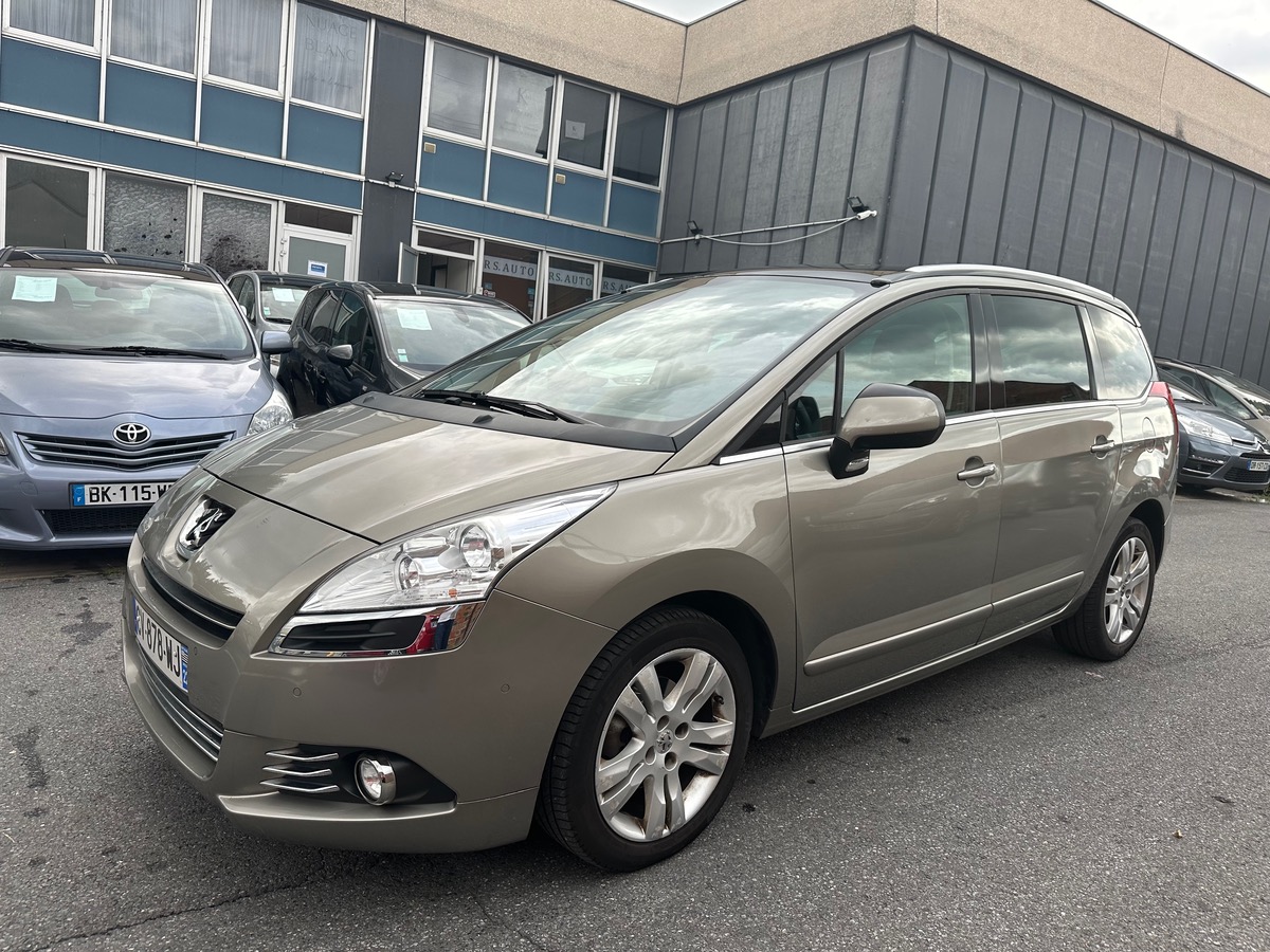 Peugeot 5008 1.6 HDI 115 CV 1er main 7 place 4XCBL