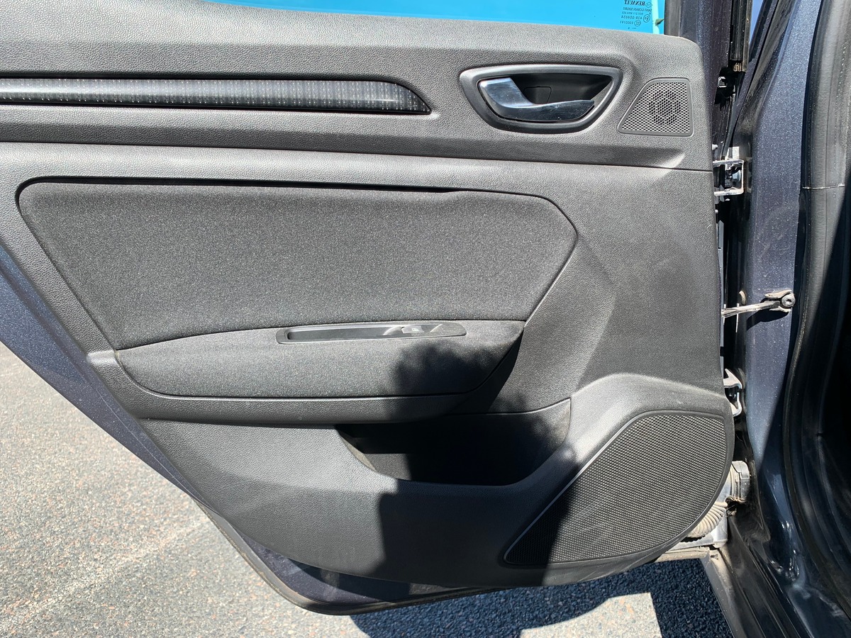 RENAULT Megane IV 110 ch | Business | Régulateur de vitesse | GPS | Boite automatique | Roue secours