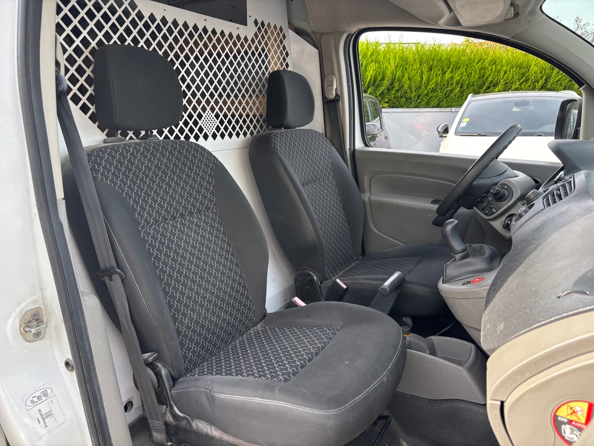 RENAULT Kangoo II Express phase 1 BVM5 / Trappe de toit
