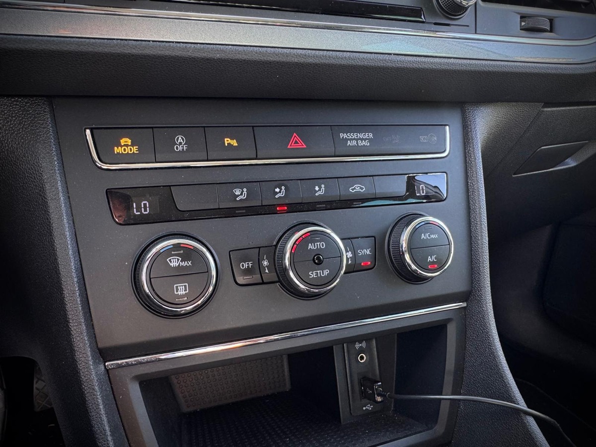 Seat Leon 2.0 tdi 150 FR / Distribution OK / Caméra / Carplay