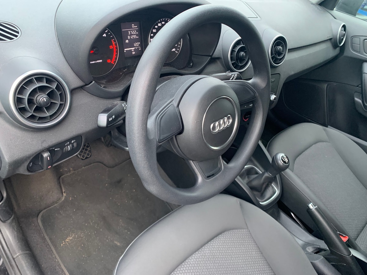 Audi A1 105 ch | Attraction | Climatisation | Radio cd | Jantes alu 16''| Volant cuir | Radar recul