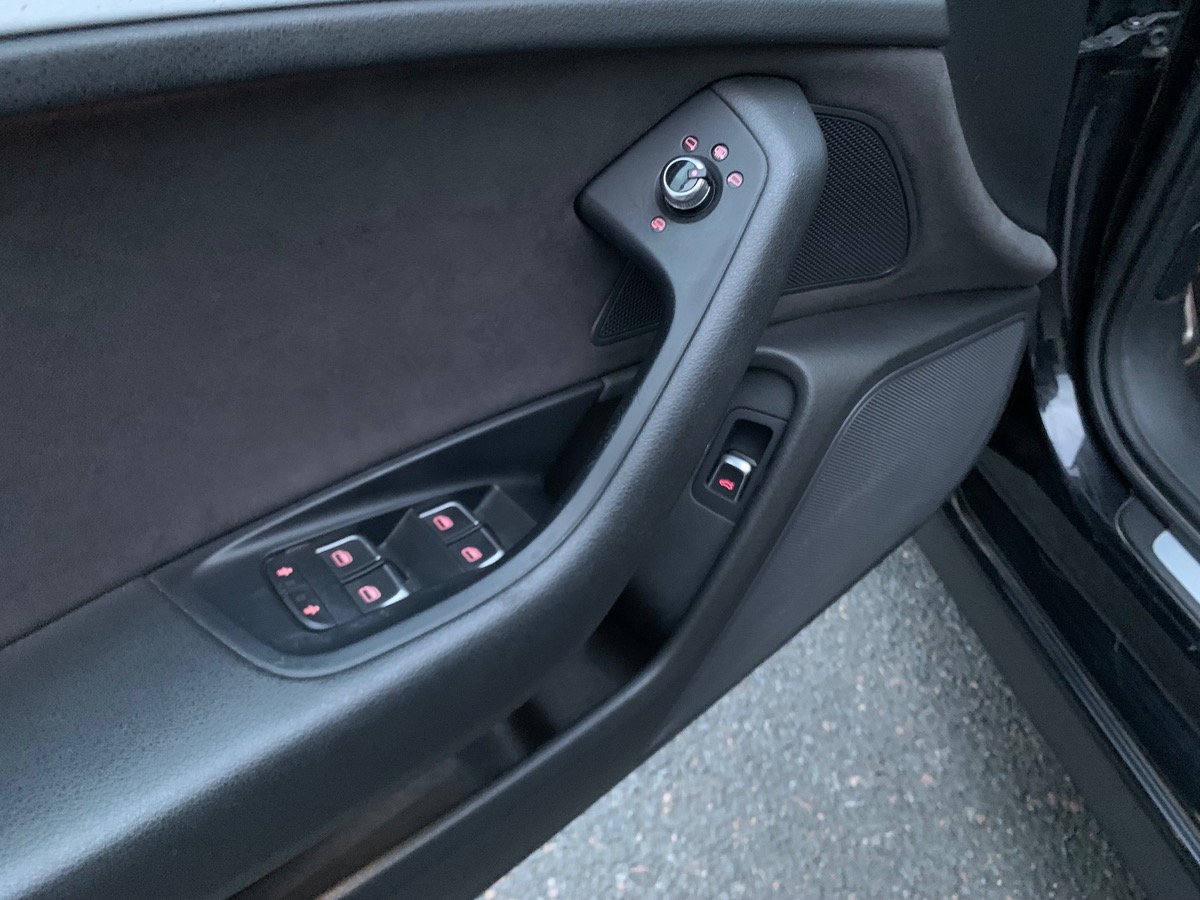 Audi A6 Avant 190 | S-line | Chauffage des sièges avant | Régulateur de vitesse | Coffre électrique