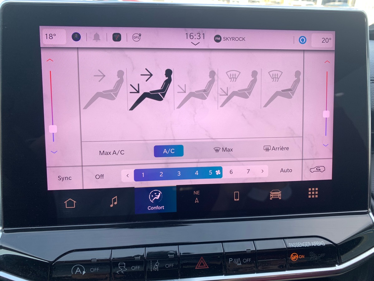 Jeep Compass 130 | (2) 1.6 MJET | Night Eagle | Attelage | GPS | Régulateur vitesse | Apple car Play