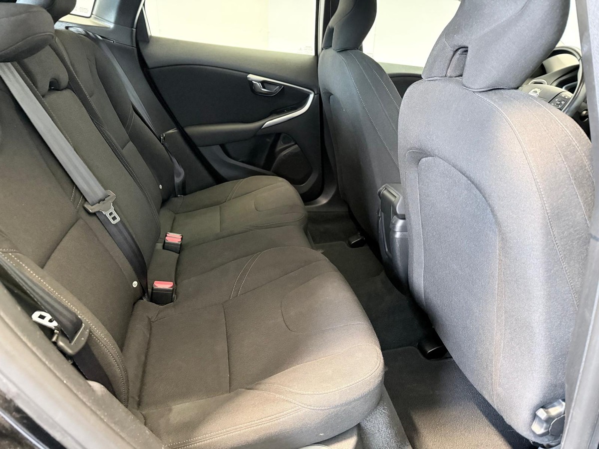 Volvo V40 1.6 D 115  KINETIC Première main