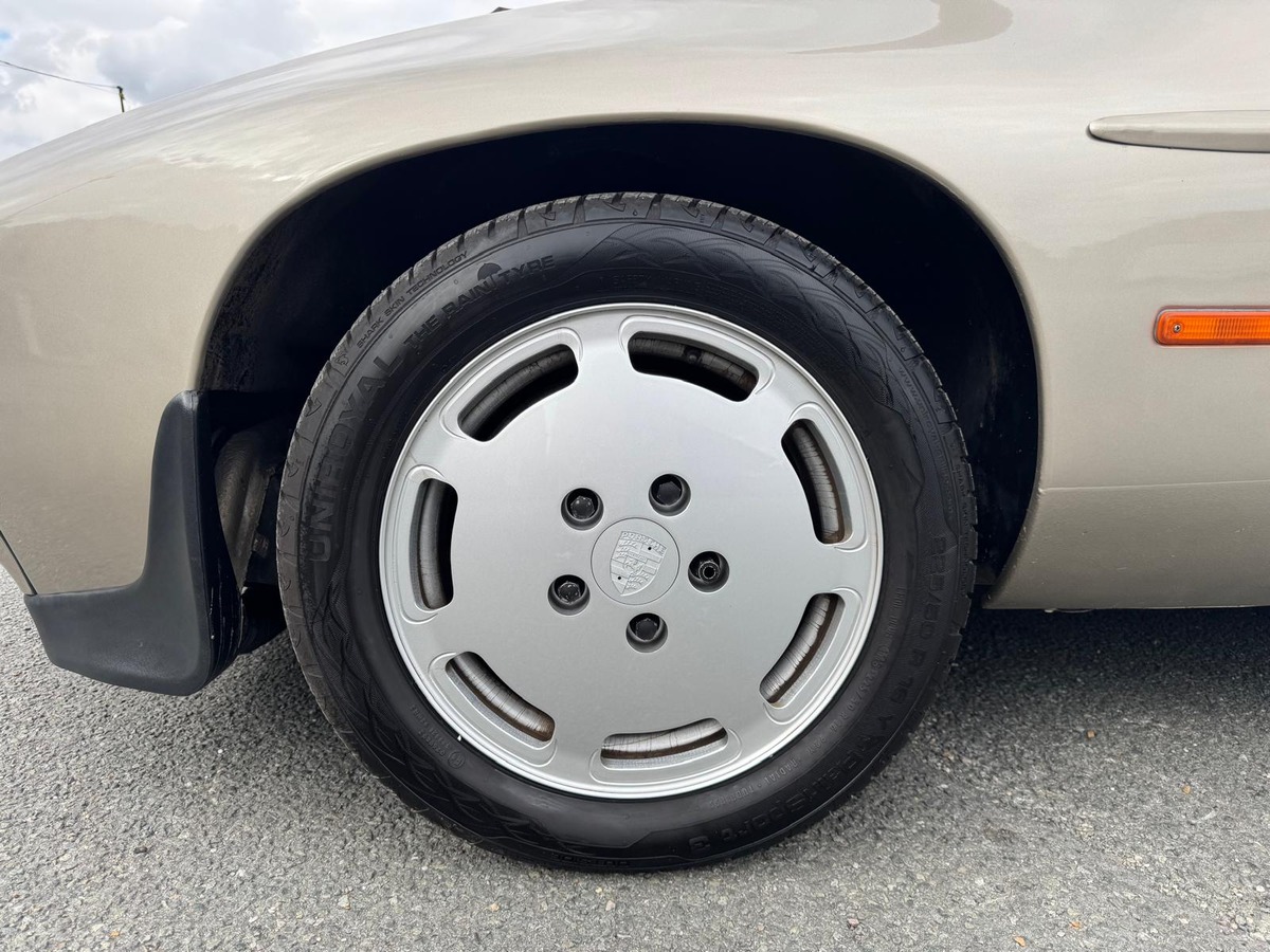 Porsche 928 S3 5.0 32soupapes 288