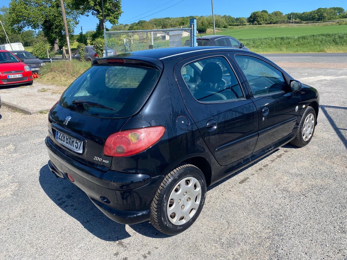 Peugeot 206 1.4 hdi 70cv 1ere main faible kilométrage d’origine 
