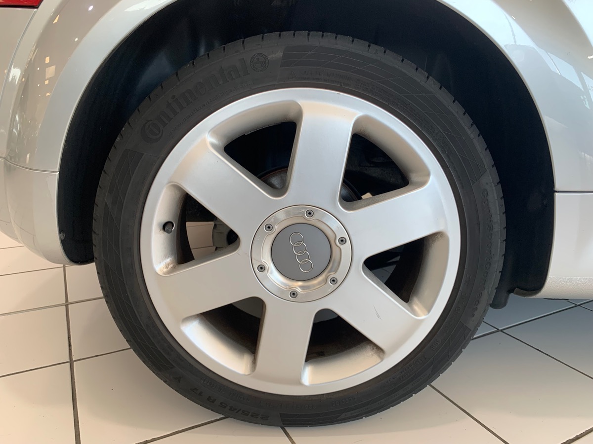 Audi TT 180 ch | Cuir | Radio | Distribution et Pompe à eau ok | Jantes Alu | Airbags