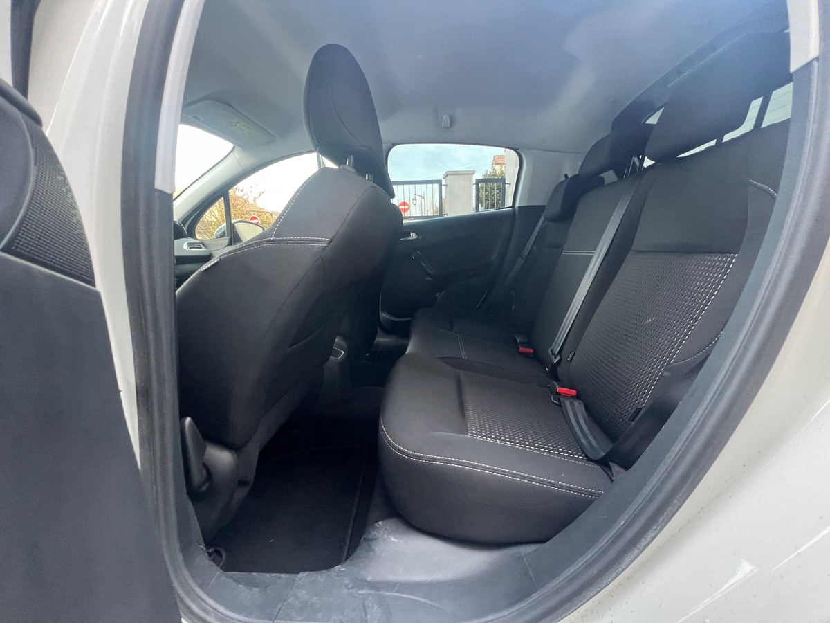 Peugeot 208 Phase 2 Allure 1.2 Puretech 110