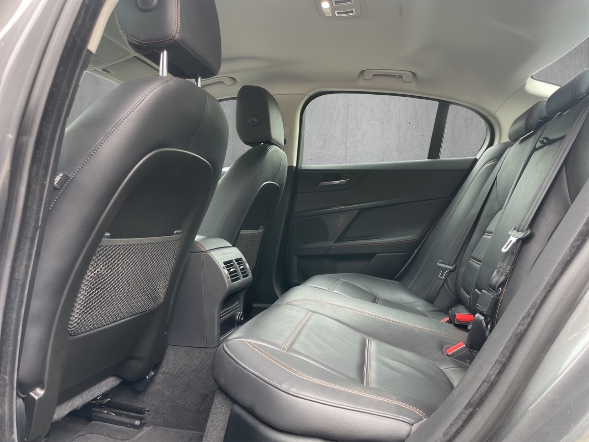Jaguar XE 2.0D 180CH - PRESTIGE - ENTRETIEN CONSTUCTEUR - FULL OPTIONS