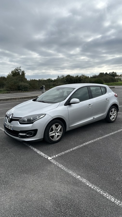RENAULT MEGANE 3 110 ch | Business | Aide stationnement avant, arriére | Régulateur de vitesse