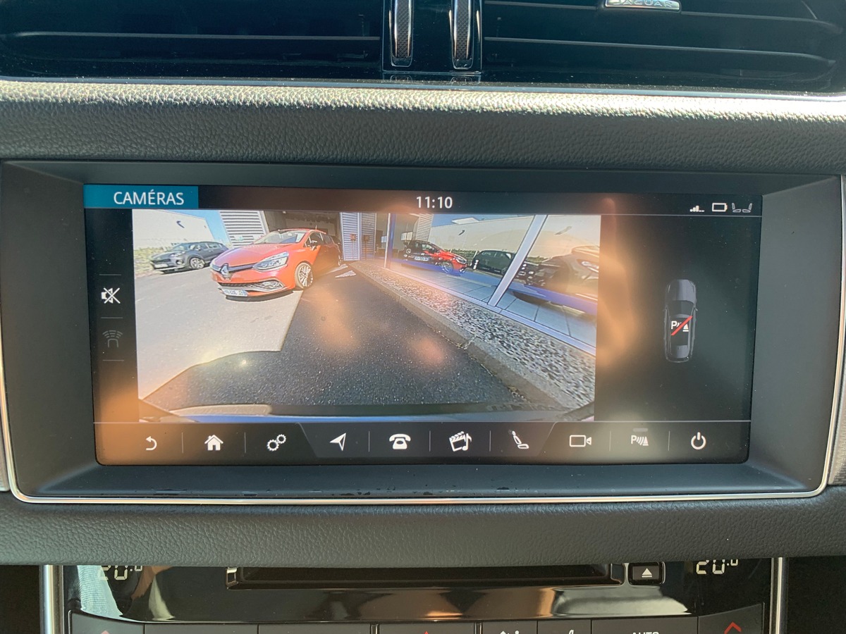 Jaguar XF Sportbrake 240 ch | R Sport | AWD | Toit panoramique | Caméra de recul | Apple car play