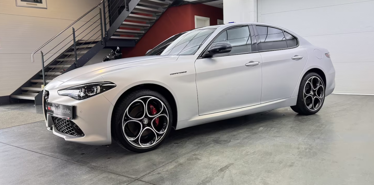 Alfa Romeo Giulia 2.0T 280ch Competizione Q4 AT8/Gris Panarea Mat/Harman-Kardon/Toit ouvrant