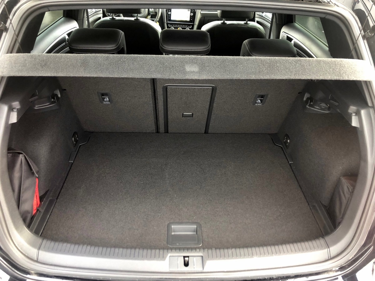 Volkswagen Golf VII 7 R 2.0 TSi 300 DSG7 4MOTION