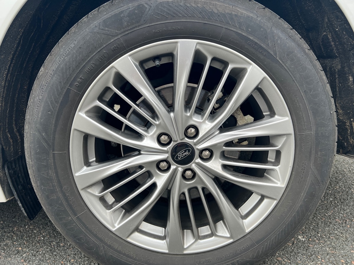 Ford KUGA PHEV 225 ch | VIGNALE | Toit Panoramique | Attelage | Roue secours | Pack Technologique