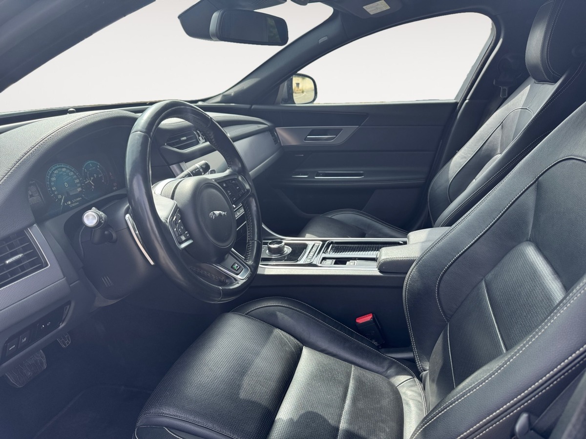Jaguar XF 2.0 d r sport 180 cv