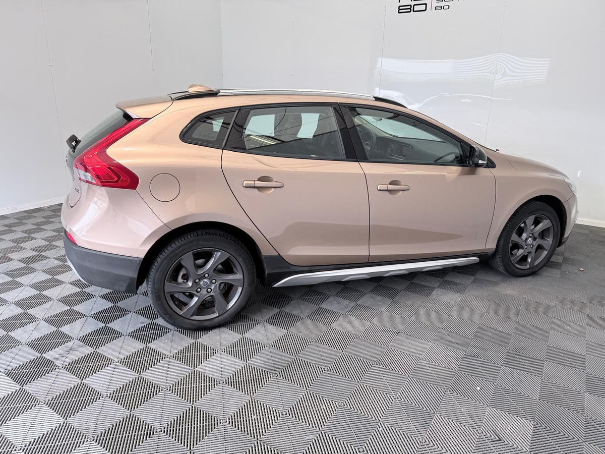Volvo V40 Cross Country 1.6 D2  115  Momentum Première main