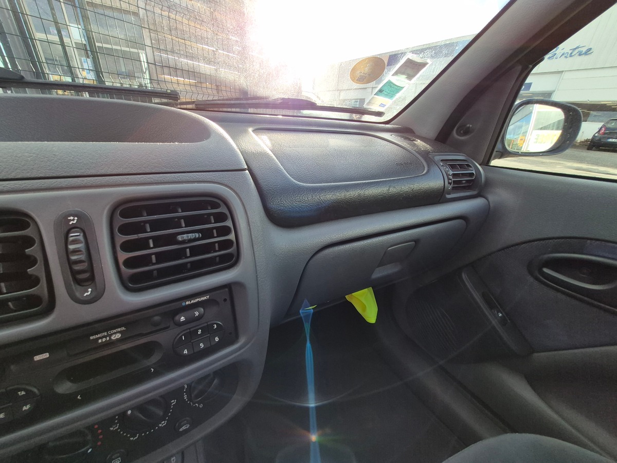 RENAULT Clio II 1.4 RTE 5 PORTES