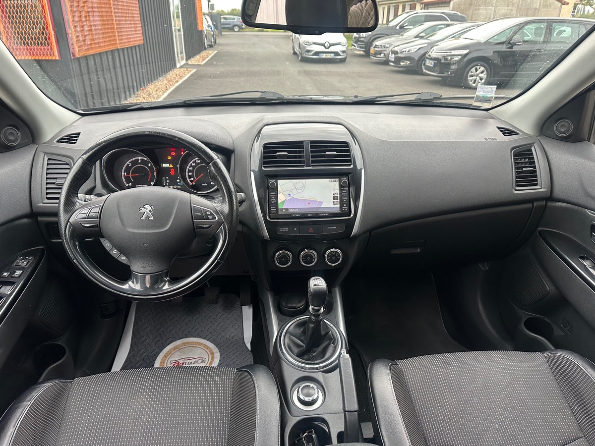 Peugeot 4008 1.6 hdi 115ch STYLE 4 WD/ suivi "