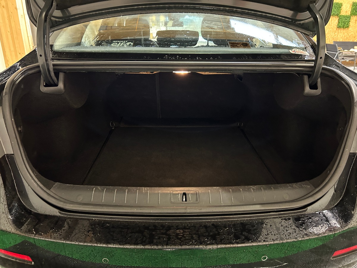 RENAULT Latitude 2.0 dCi 16V 150 cv - MOTEUR A CHAINE - GARANTIE