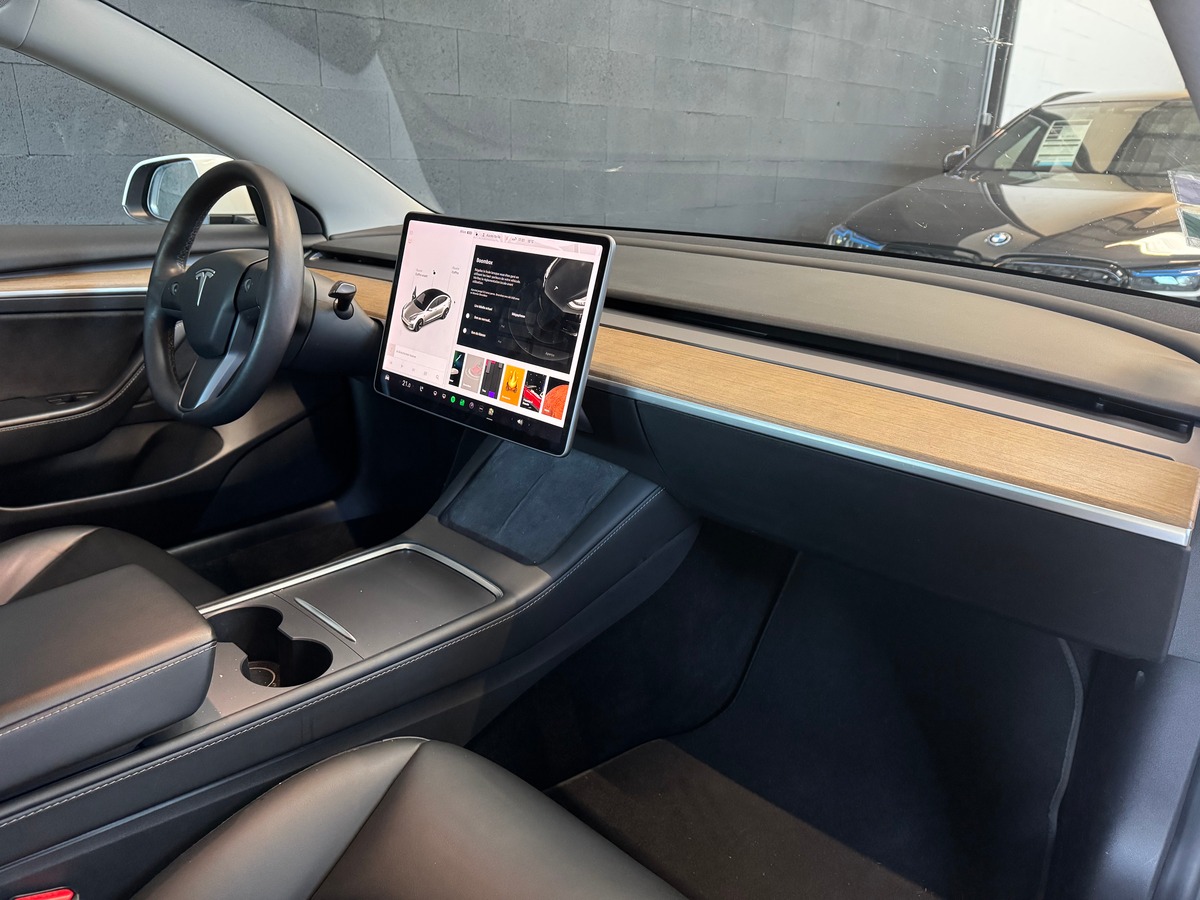 Tesla Model 3 Standard RWD Plus MY21