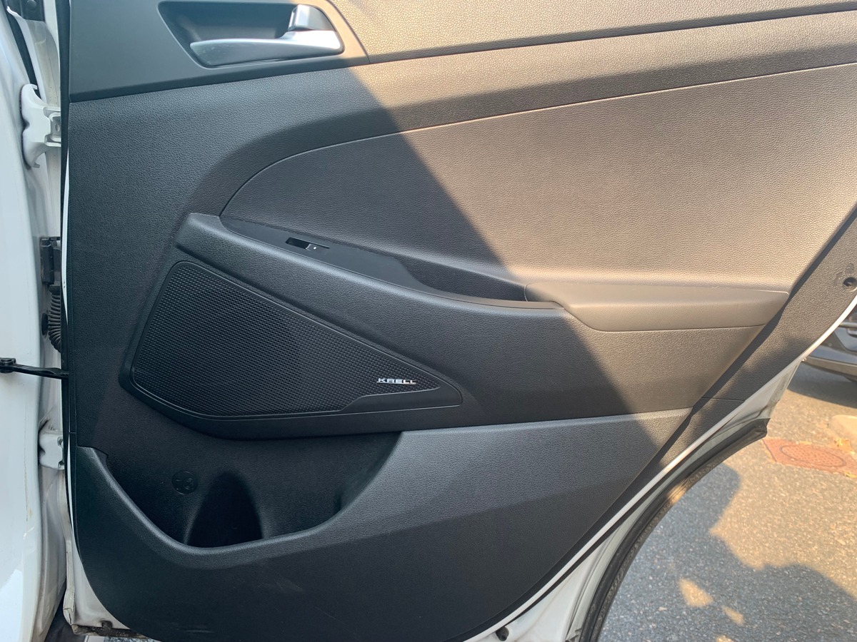 Hyundai Tucson 136 | Premium | Toit panoramique | Caméra recul | Siéges chauffants | Apple car Play