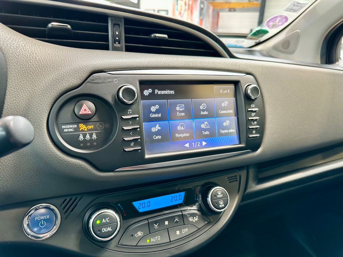 Toyota Yaris III (2) Hybrid 100H Dynamic 5P BVA a
