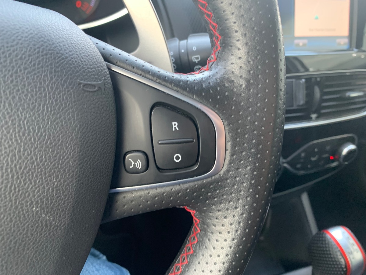 RENAULT Clio IV RS TROPHY | Caméra de recul | Stage 1 | Régulateur | GPS | Echappement Akrapovic