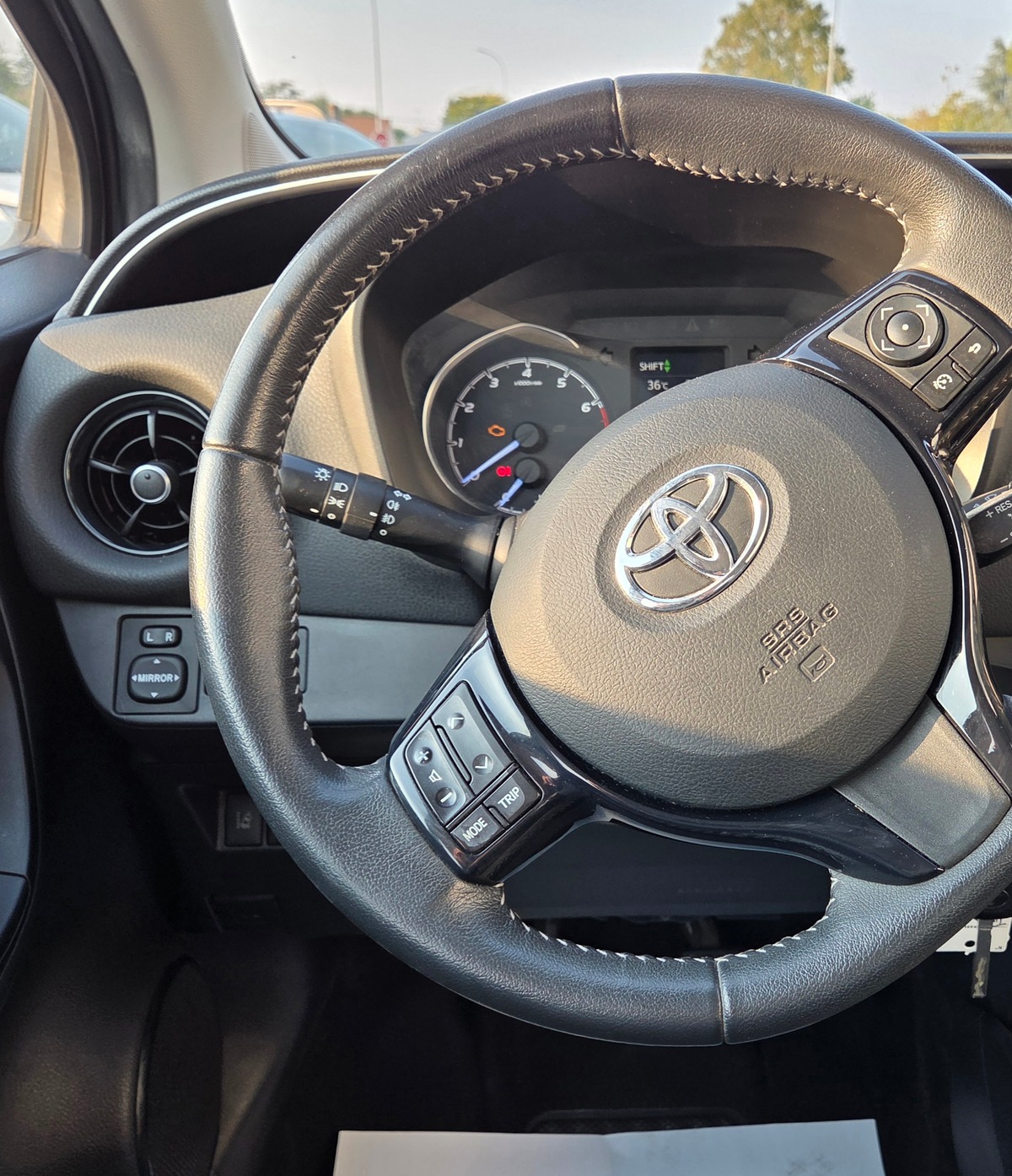 Toyota Yaris 1.5 110 CV VVT-I CVT CHIC  / 1* MAIN