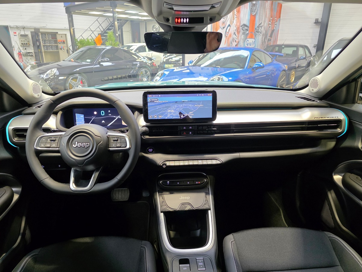 Jeep Avenger (2) 1.2 TURBO T3 100 E-HYBRID SUMMIT JBL / CAMERA C