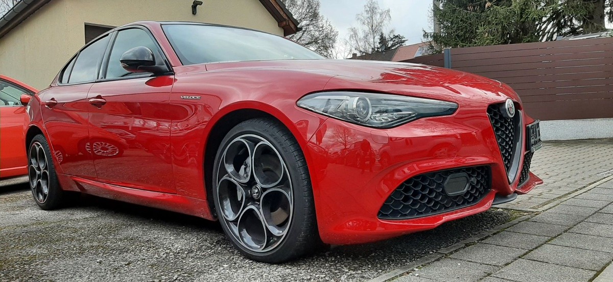 Alfa Romeo Giulia 2.0 TB 280ch Veloce Q4 AT8 MY22 / toit ouvrant / Harman Kardon