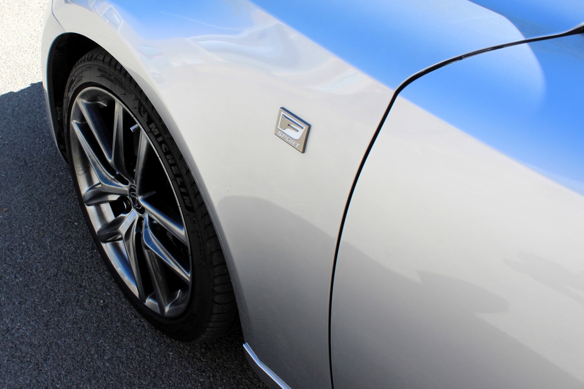 Lexus IS III (2) 300H F SPORT EXECUTIVE  FULL OPTIONS + CARPLAY / ENTRETIEN LEXUS / 2ème MAIN
