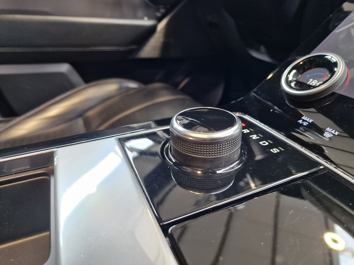 Land-Rover Range Rover Velar 2.0 D240 SE R-DYNAMIC TO/MERIDIEN/JA 20 D