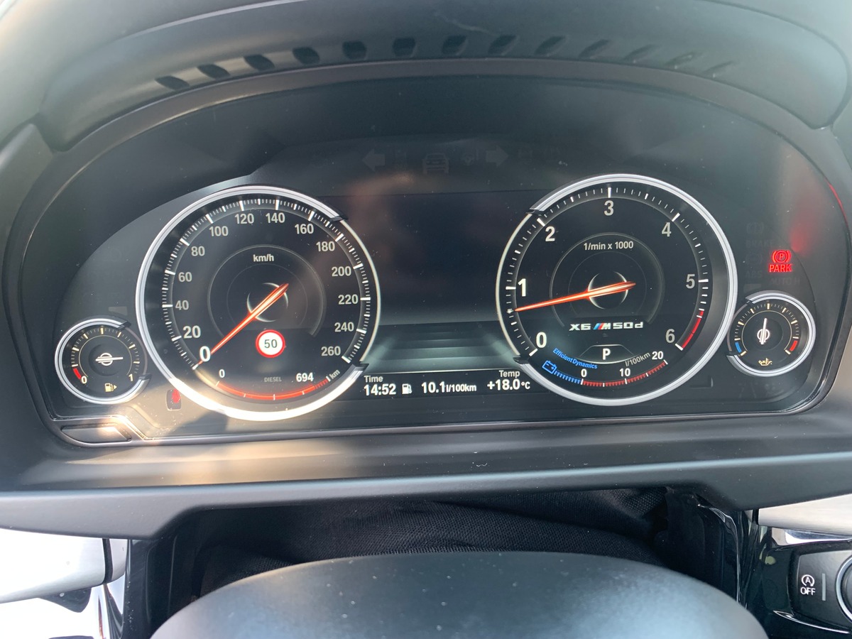 Bmw X6 380 | M | Toit ouvrant | Harman Kardon | Régulateur vitesse adaptatif | Attelage électrique