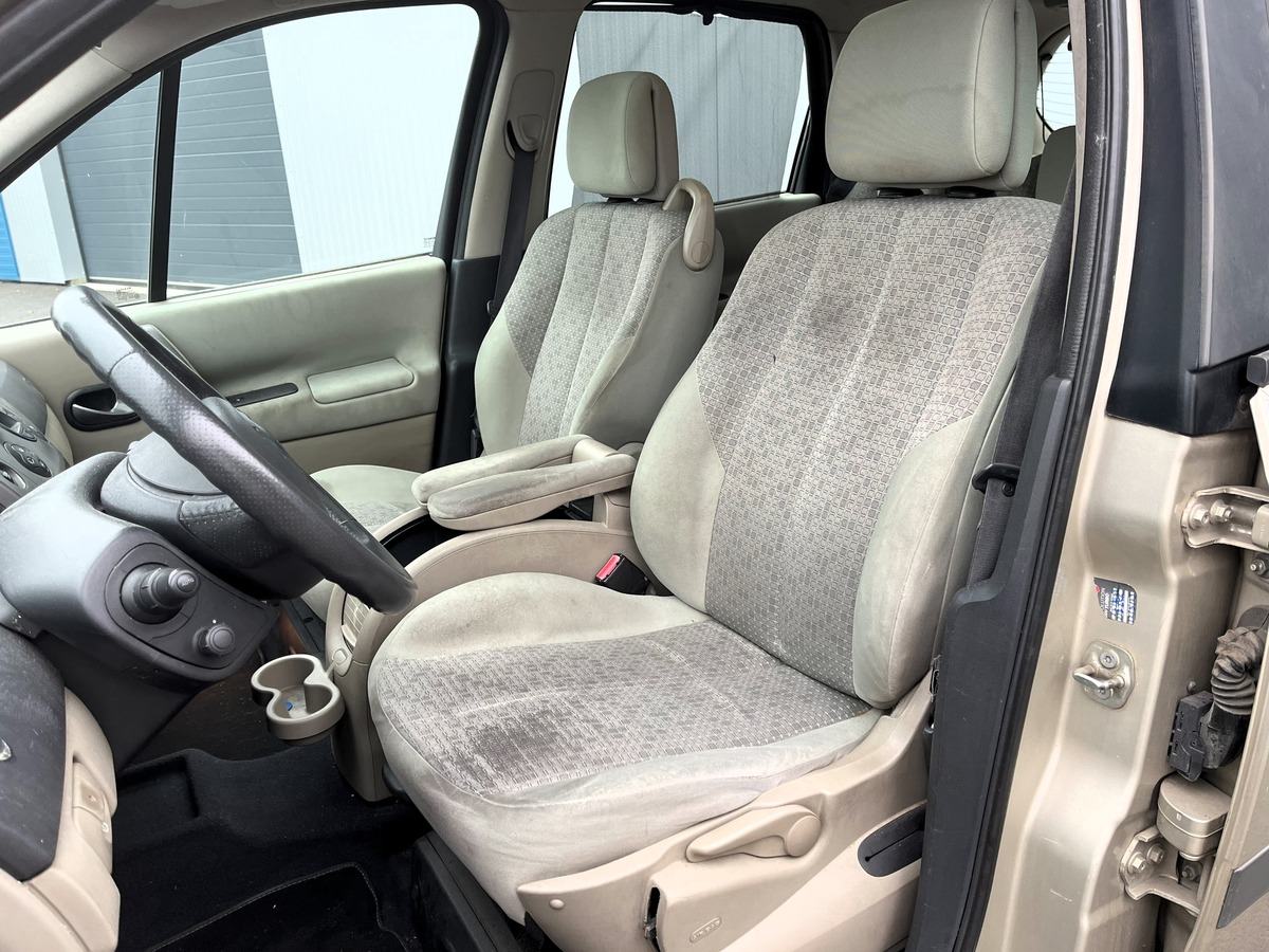 RENAULT Scenic II (2) 1.9 DCI 130 FAP EXPRESSION + attelage