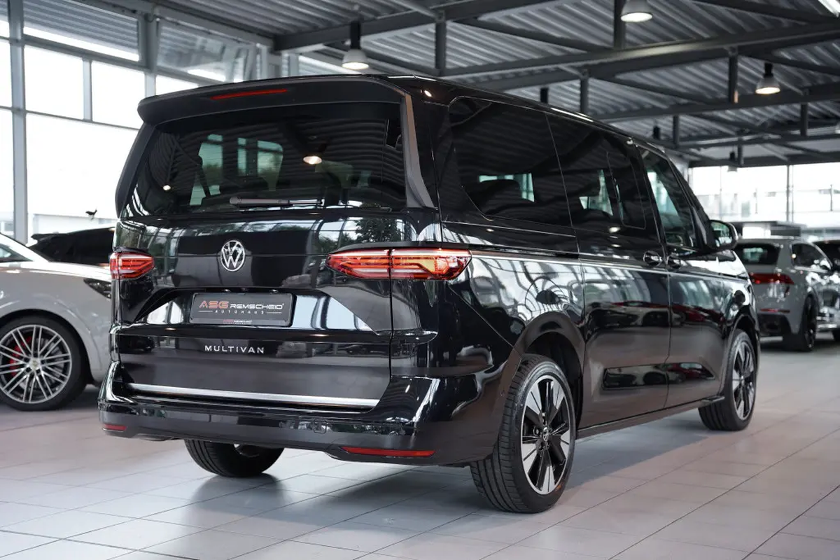 Volkswagen Multivan VII T7 2.0 TDI 150ch Style Long DSG7/7places/VO Allemand/Malus 8000e