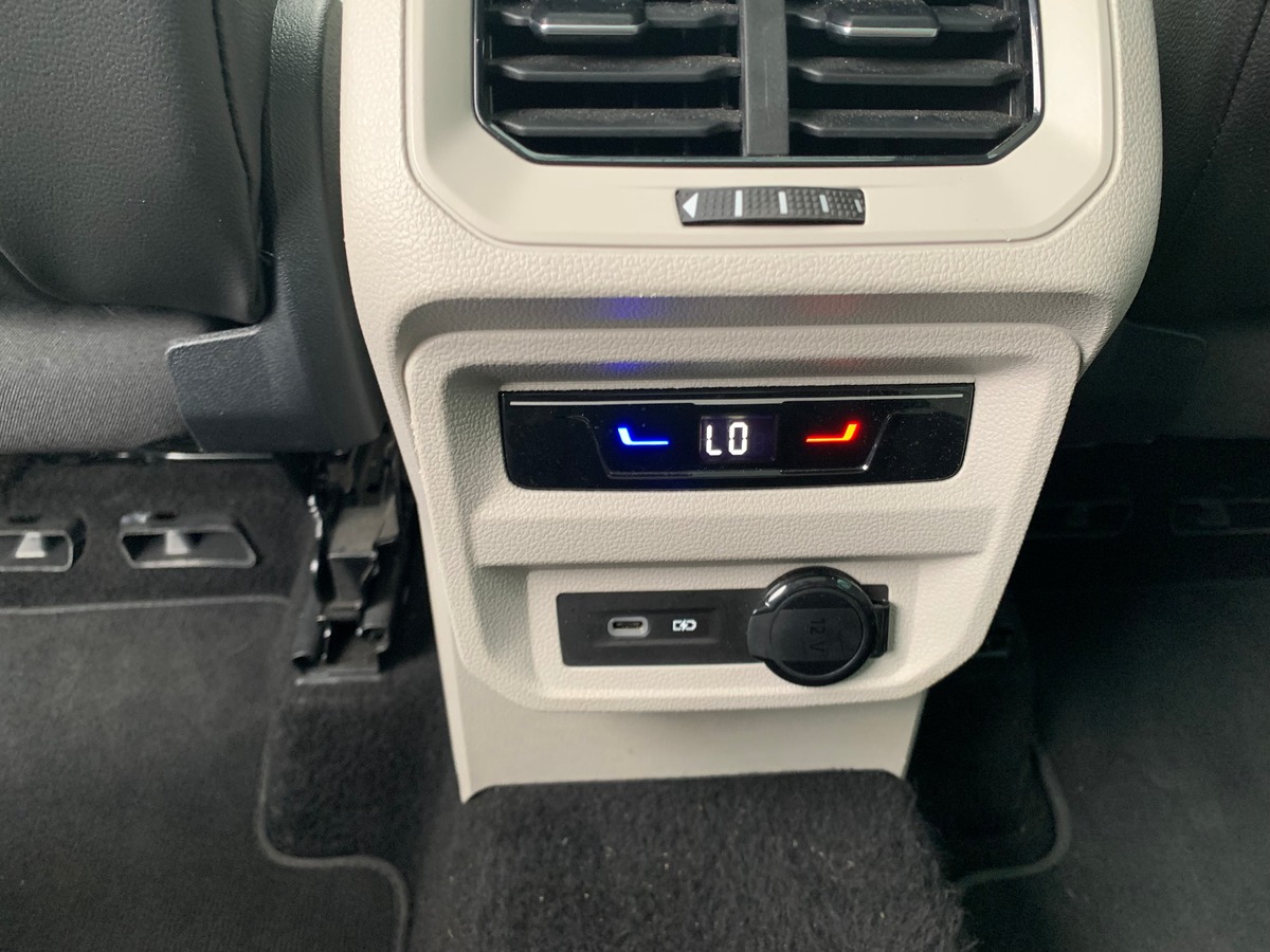 Volkswagen Tiguan 150 | ELEGANCE EXCLUSIVE | Toit ouvrant panoramique | Cuir | Caméra avant arriére