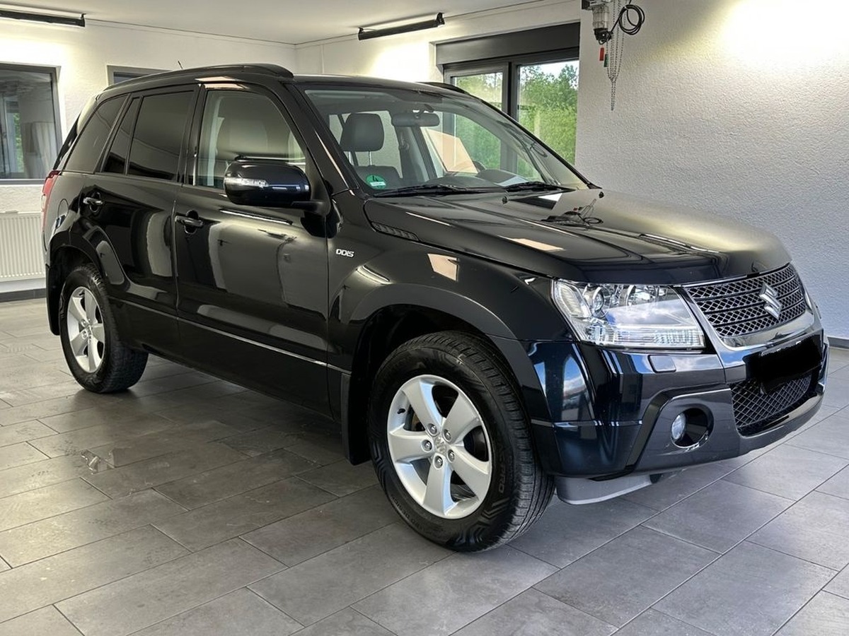 Suzuki Grand Vitara 1.9 DDiS 129 ch Confort AHK*Cuir.