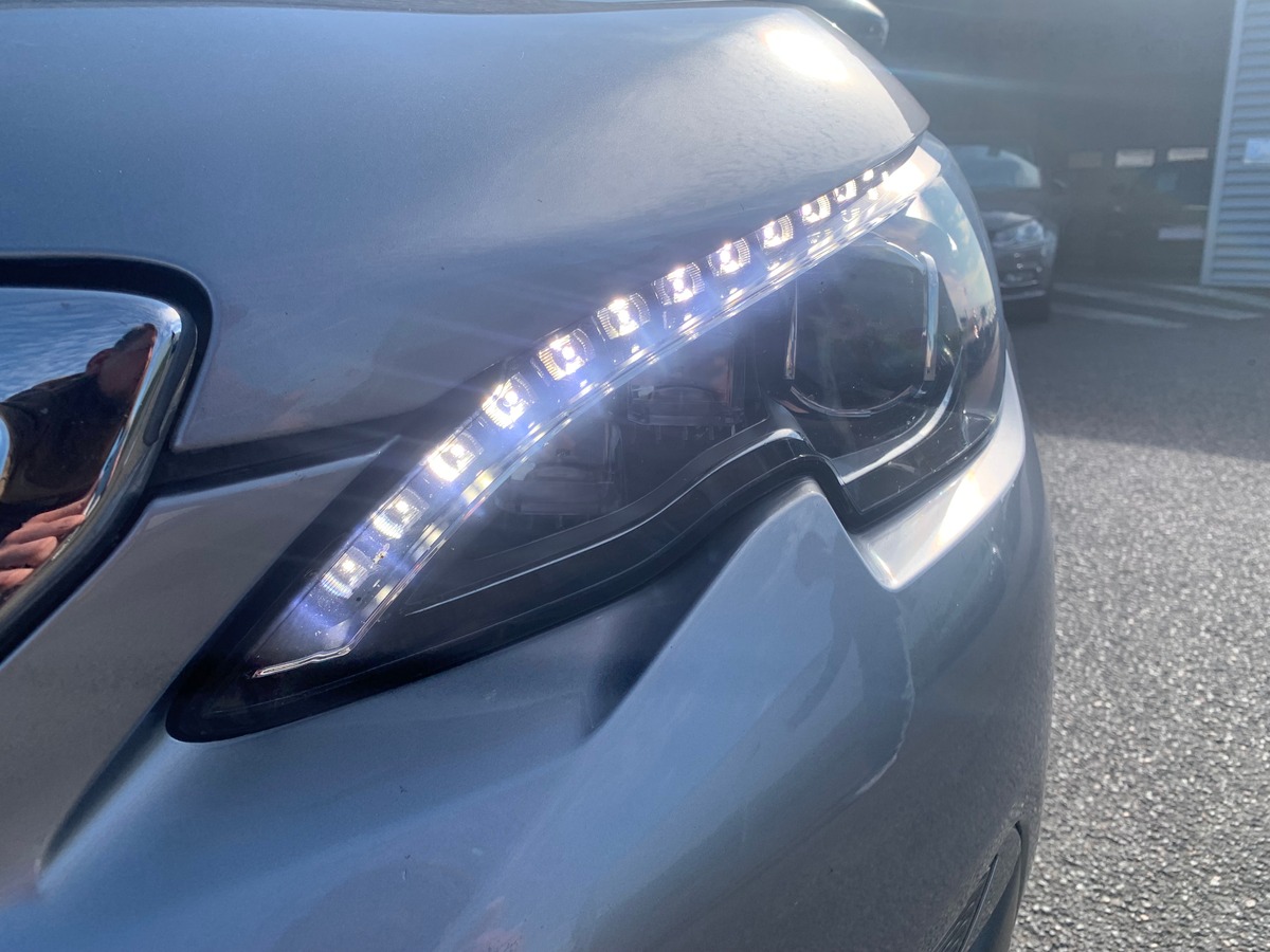 Peugeot 308 130 ch | GT Line | Toit panoramique | Apple car play | Avertisseur angles morts | Radars