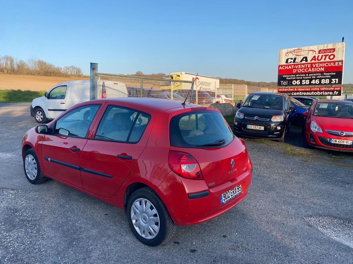 RENAULT Clio III 1ère main 1.5 dci 85cv 200000kms