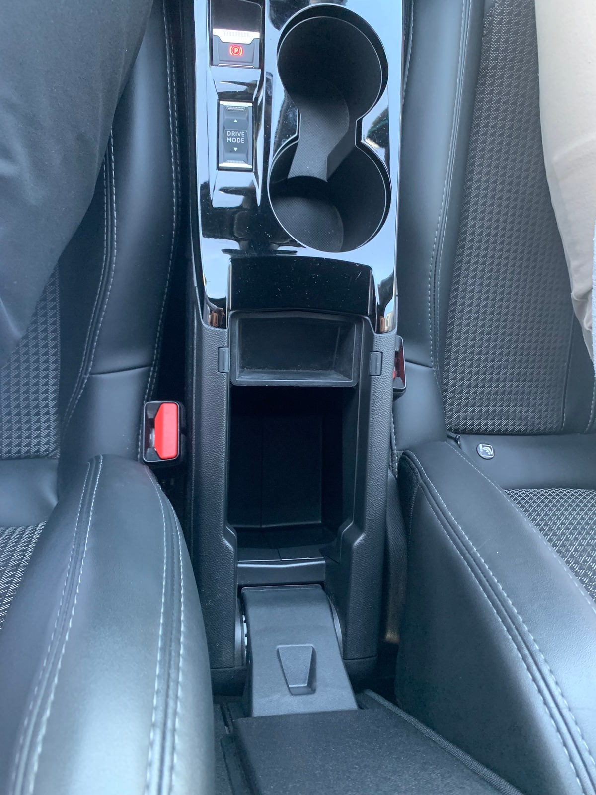 Peugeot 208 100 chevaux | GT | Apple car Play Android Auto | Caméra de recul | Régulateur vitesse