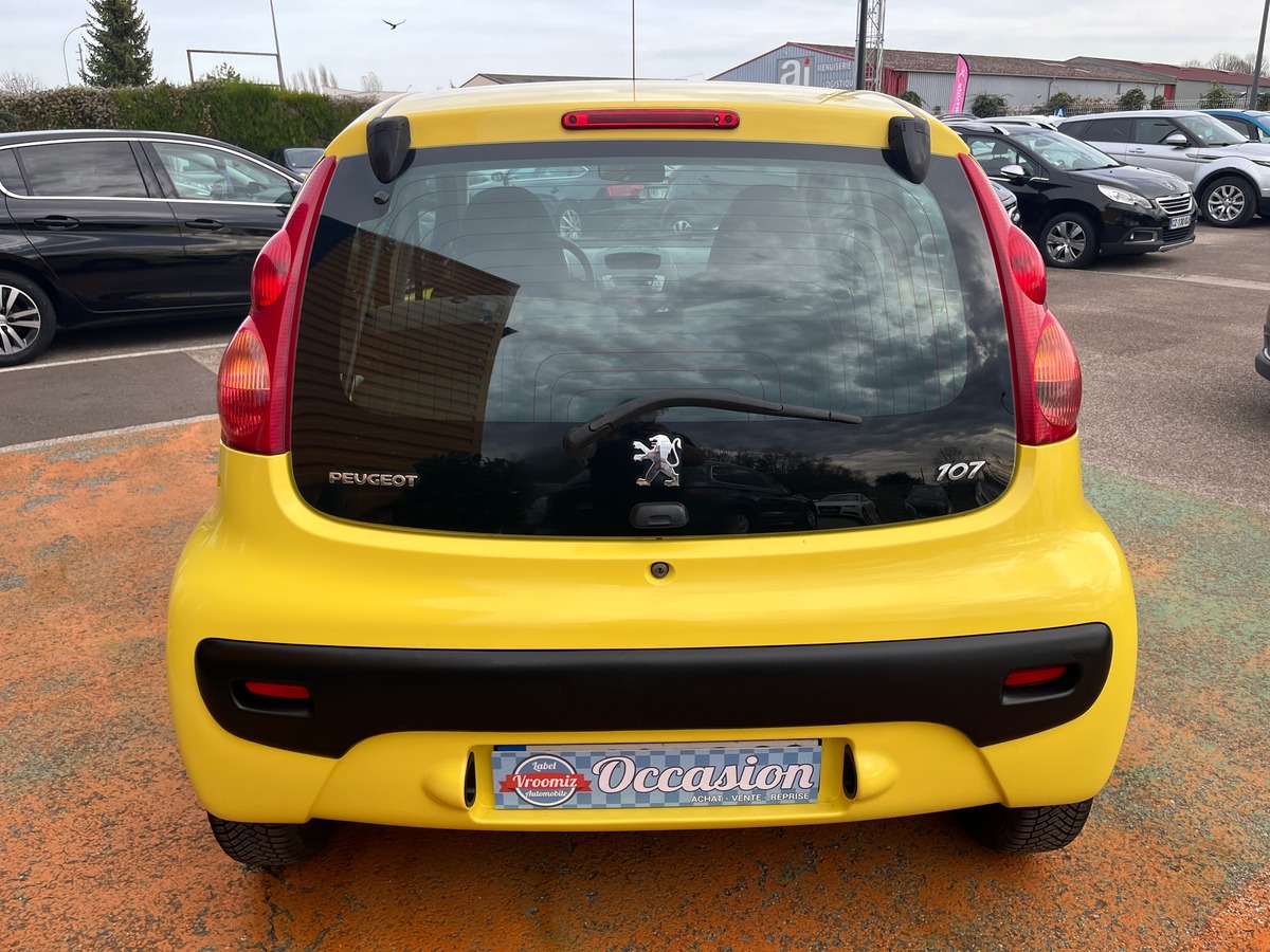Peugeot 107 5 Portes 1.0 i  68 ch URBAN 1ERE MAIN