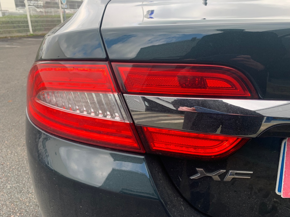 Jaguar XF 240 ch | V6 | R-Sport | Caméra recul | Sièges sport | Régulateur vitesse | GPS | Bluetooth