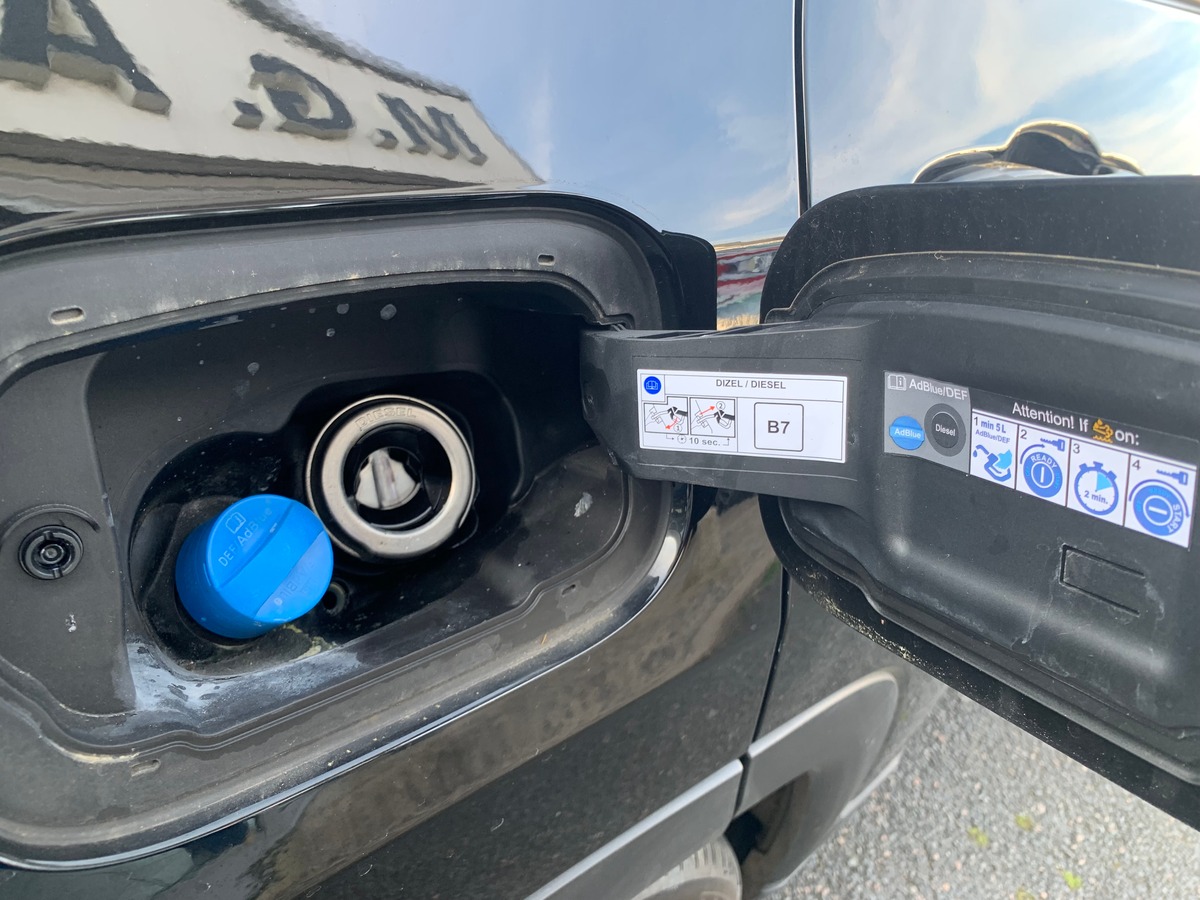 Jeep Compass 130 | (2) 1.6 MJET | Night Eagle | Attelage | GPS | Régulateur vitesse | Apple car Play