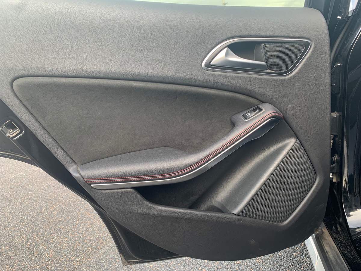 Mercedes-Benz GLA 177 | FASCINATION | Toit Panoramique NEUF | Caméra Recul | Attelage | 4MATIC