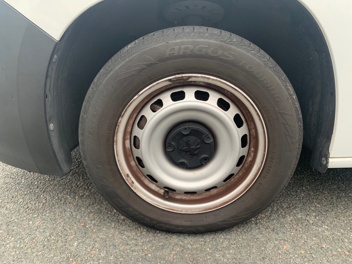 Peugeot Partner 102 ch | TVA Récupérable | GPS | Caméra de recul | Régulateur de vitesse