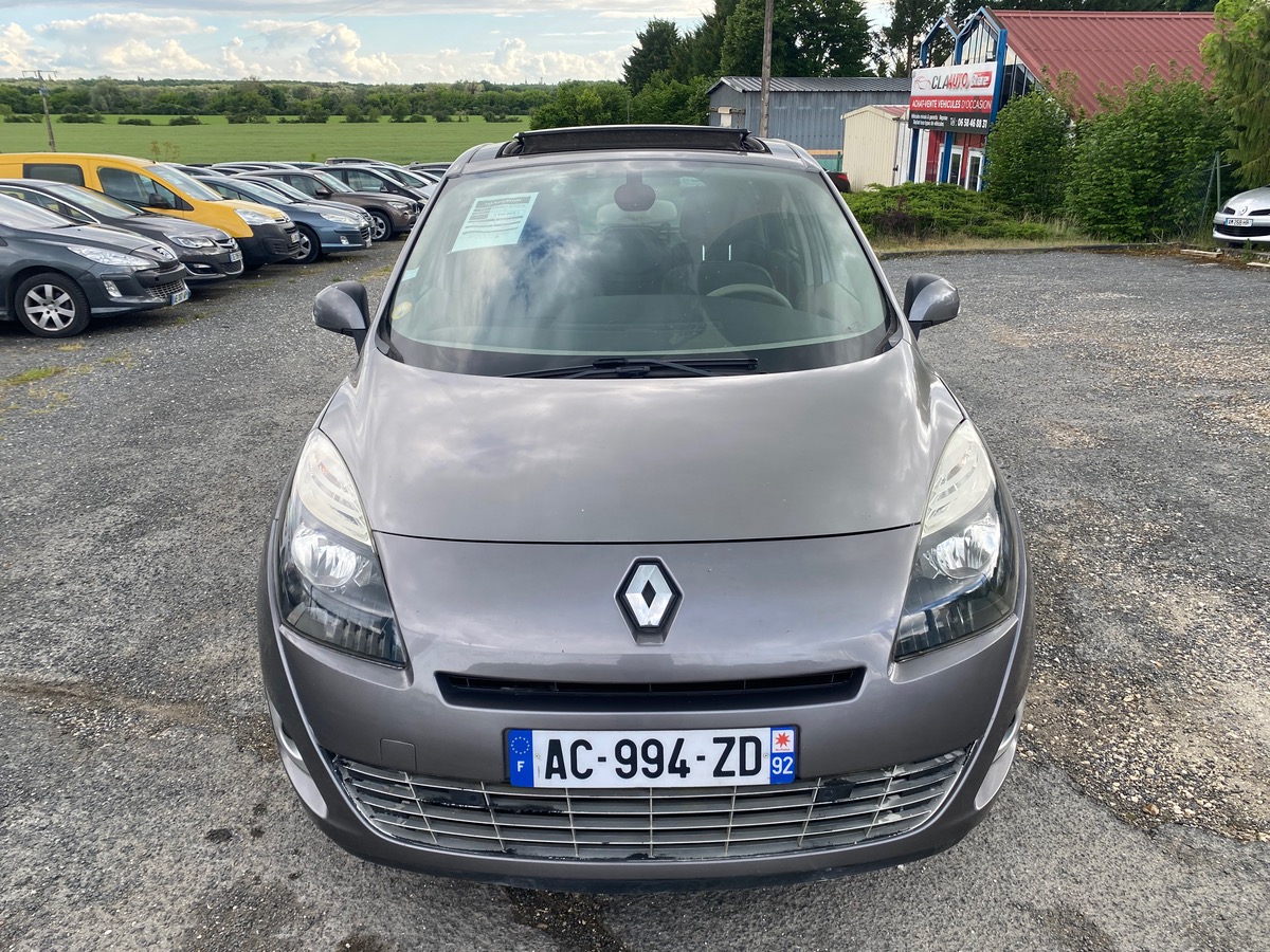 RENAULT Scenic III 3 1.9 dci 130cv 1ere main petit prix aucun frais à prévoir 